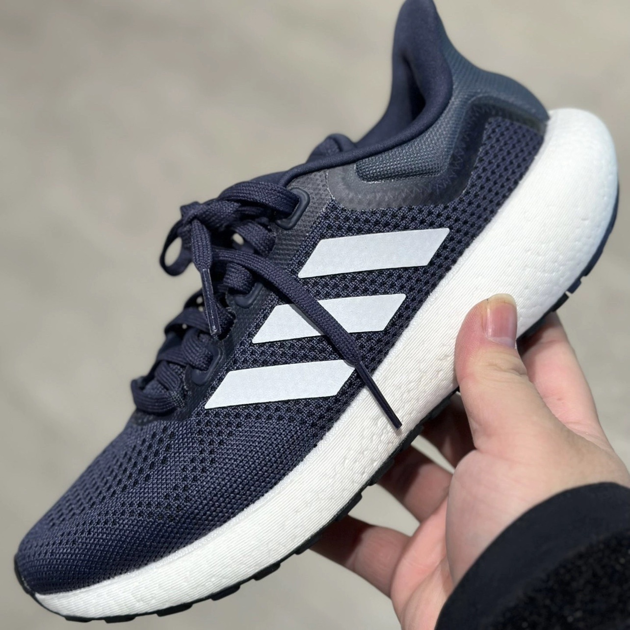 Adidas阿迪达斯男女款跑步鞋
