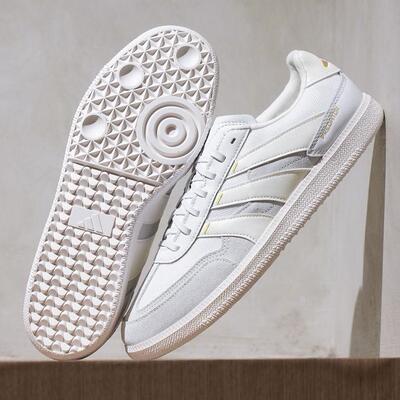 阿迪达斯运动休闲足球鞋