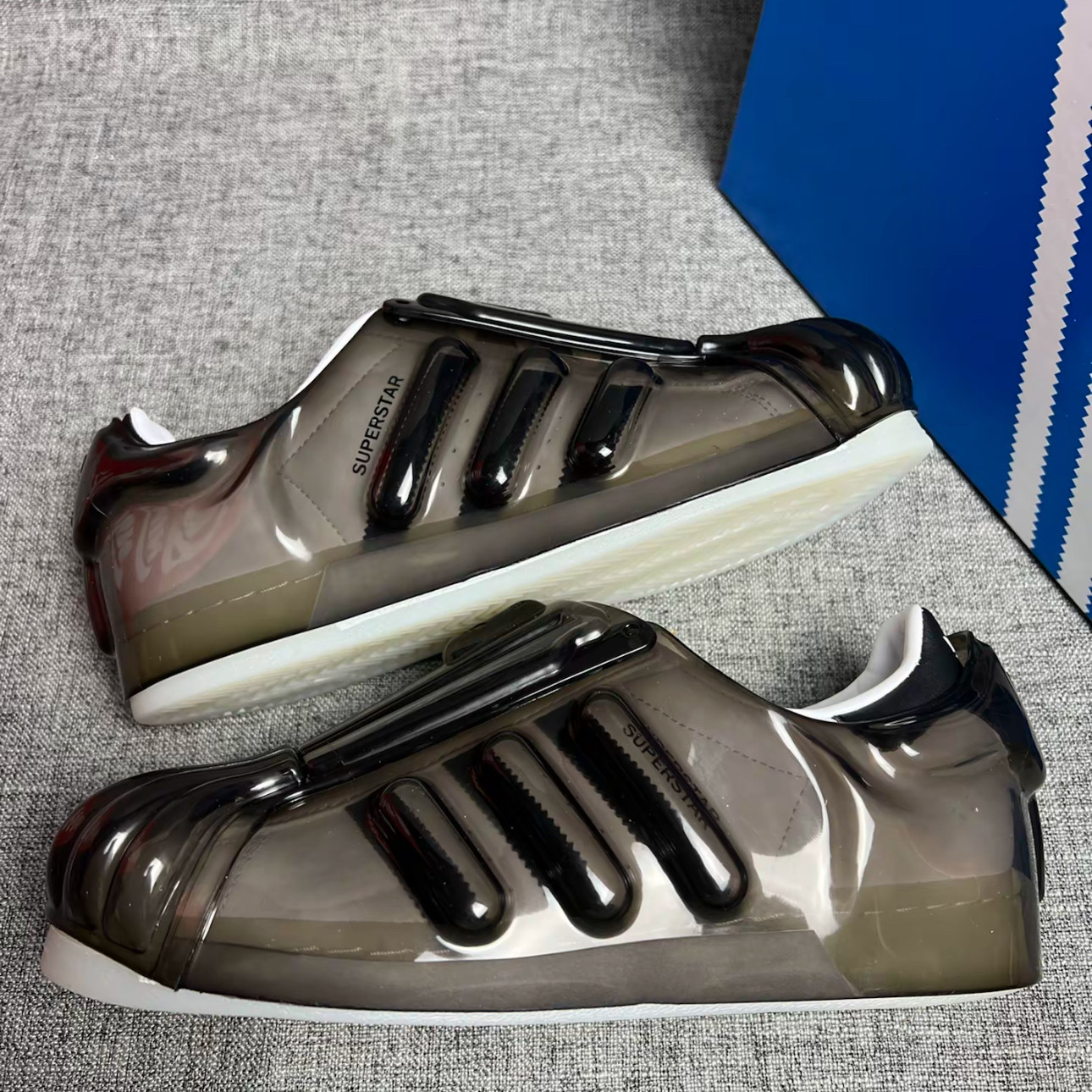Adidas阿迪达斯SUPERSTAR BUBBLE男女款时尚休闲耐磨板鞋 IH3115图片