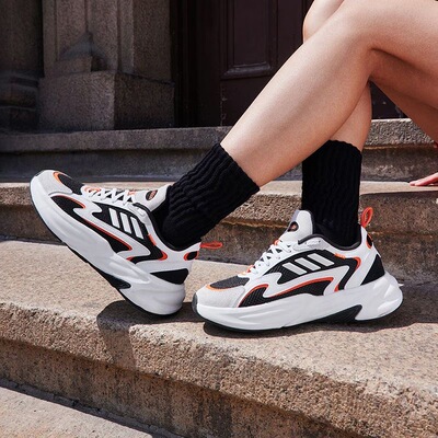 Adidas阿迪达斯男女轻透耐磨跑鞋