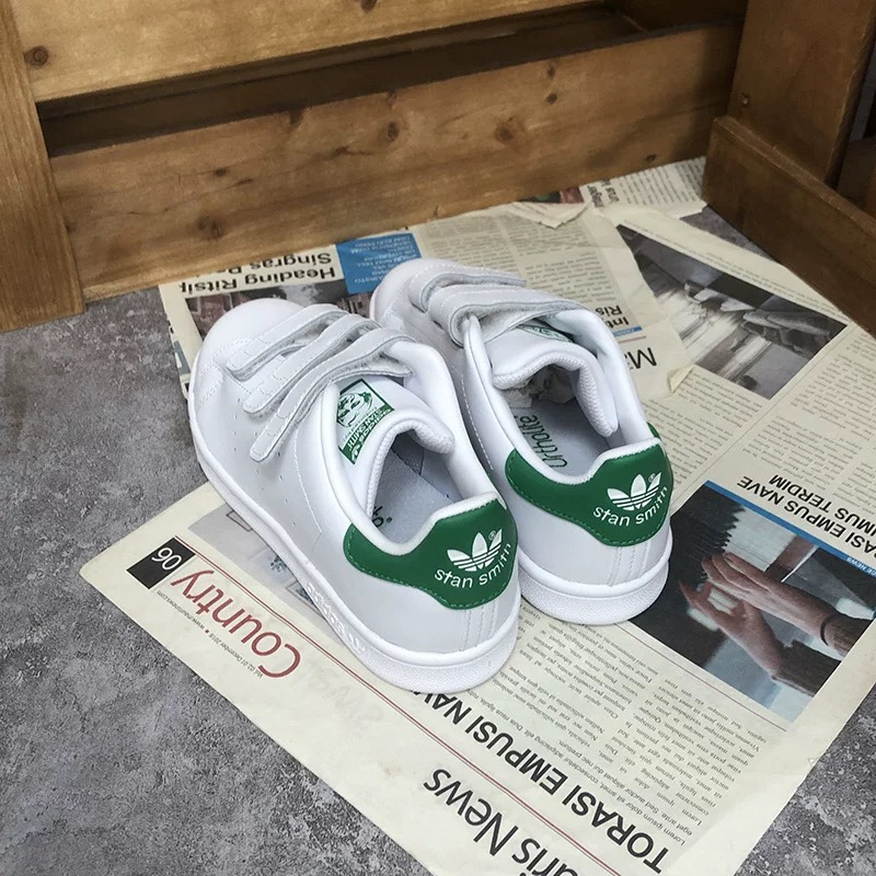 阿迪达斯大童魔术贴休闲板鞋