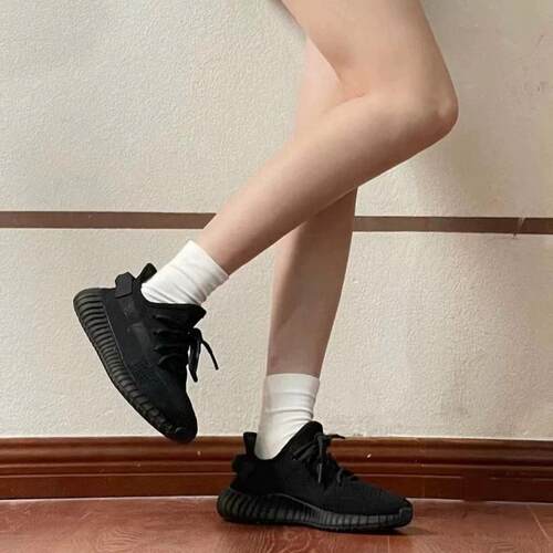 阿迪达斯YEEZY350V2休闲鞋