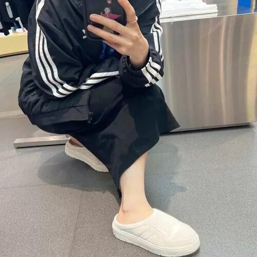 阿迪达斯三叶草女子运动休闲鞋