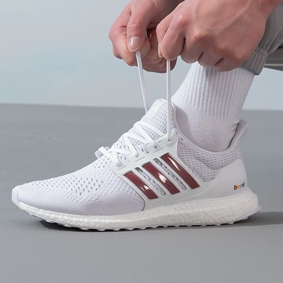 阿迪达斯ULTRABOOST跑步鞋
