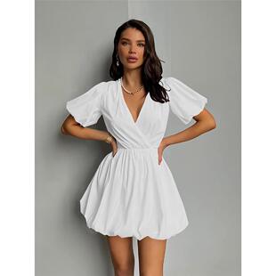 women clothes女式短款夏季连衣裙休闲蓬松袖包裹V领褶皱纯色喇叭
