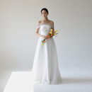 Veils简约白色缎面抹胸露肩轻婚纱修身 显瘦气质迎宾纱出门纱