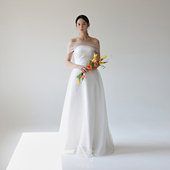 Veils简约白色缎面抹胸露肩轻婚纱修身 显瘦气质迎宾纱出门纱