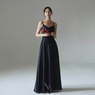 veils简约黑色缎面修身 显瘦自然慵懒高级感吊带小礼服旅拍宴会