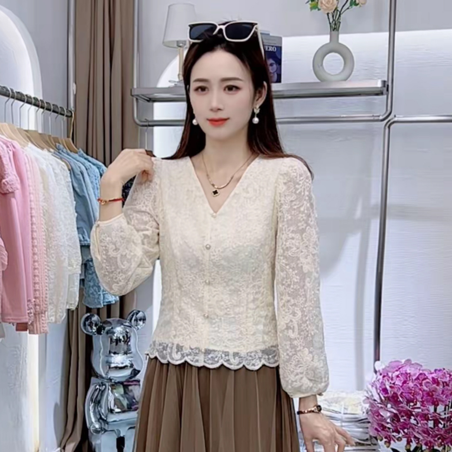 轻奢V领蕾丝衫女显瘦长袖衬衫