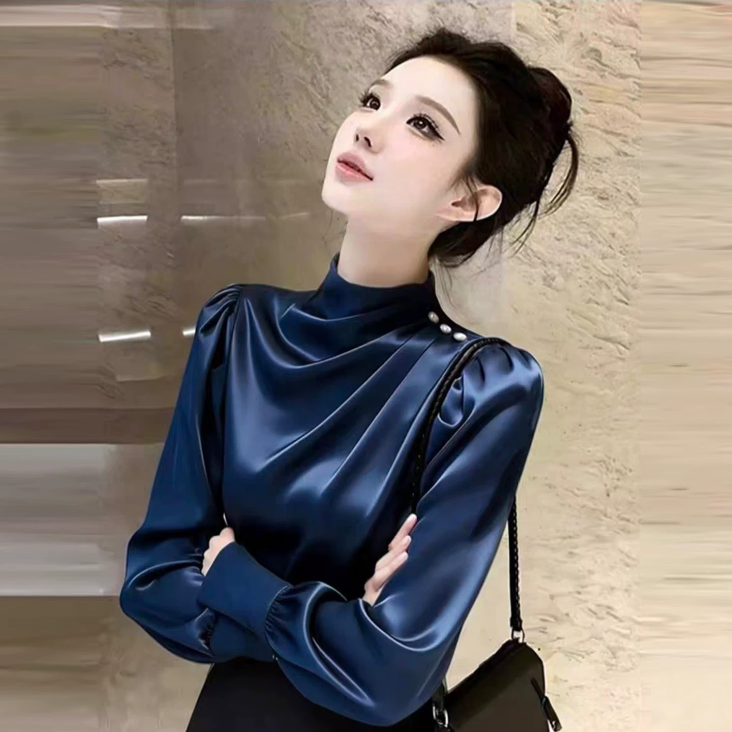 2026秋轻奢藏蓝高领女衬衫减龄