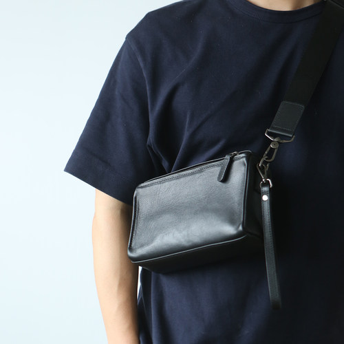 头层牛皮横款男士商务休闲斜挎包