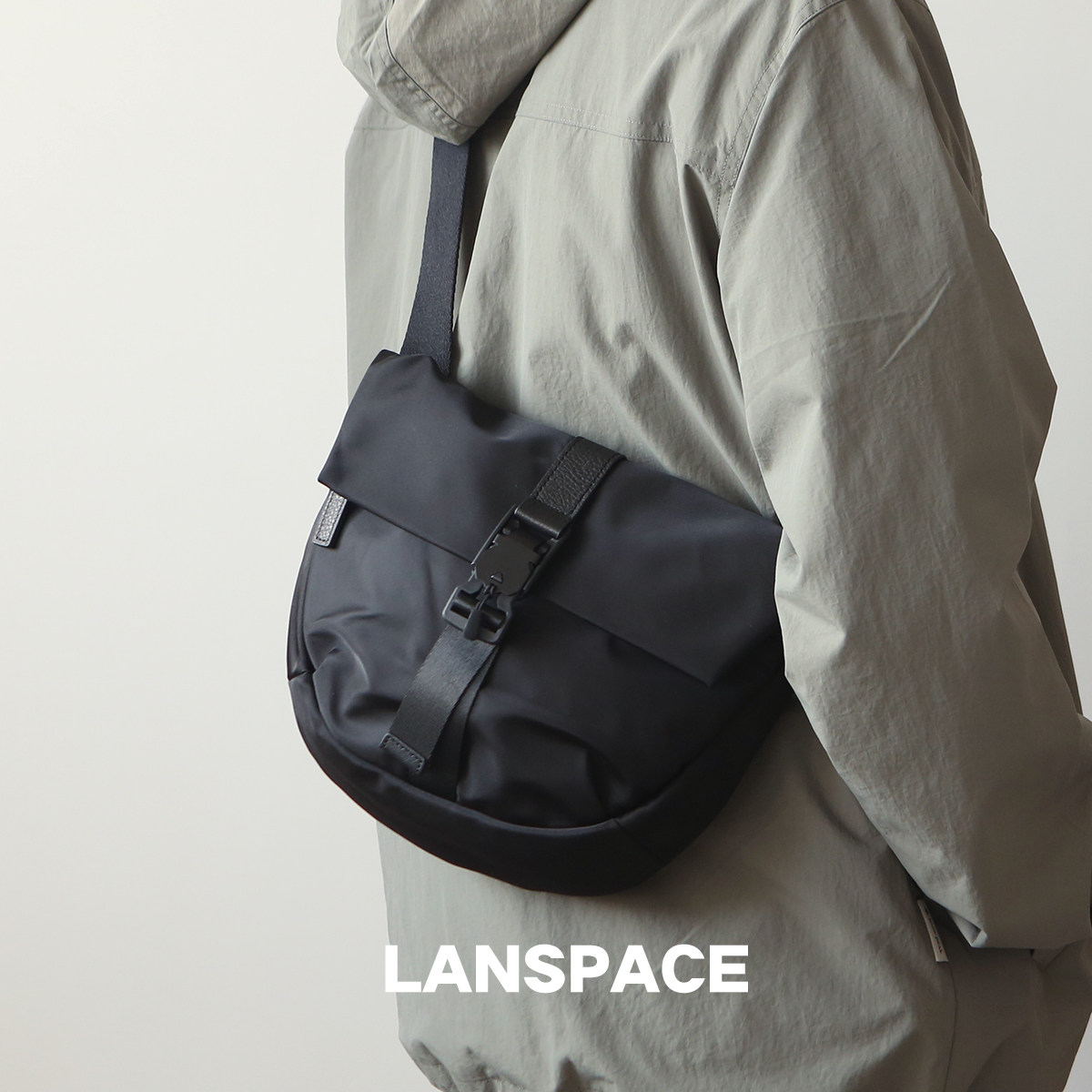 LANSPACE尼龙单肩斜挎包男士斜挎包休闲小包包手机包日系时尚黑色