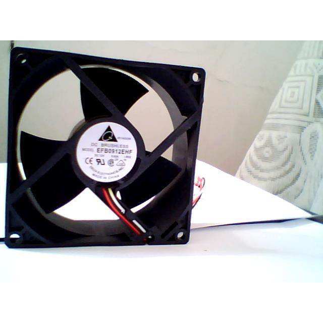 台达9238.12V.0.63A.3叶3线风扇，型号：EFB0912EHF