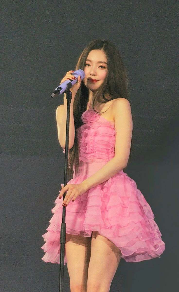 小猫儿美国代购直邮裴珠泫同款Staud卷褶玫瑰花多层挂颈连衣裙