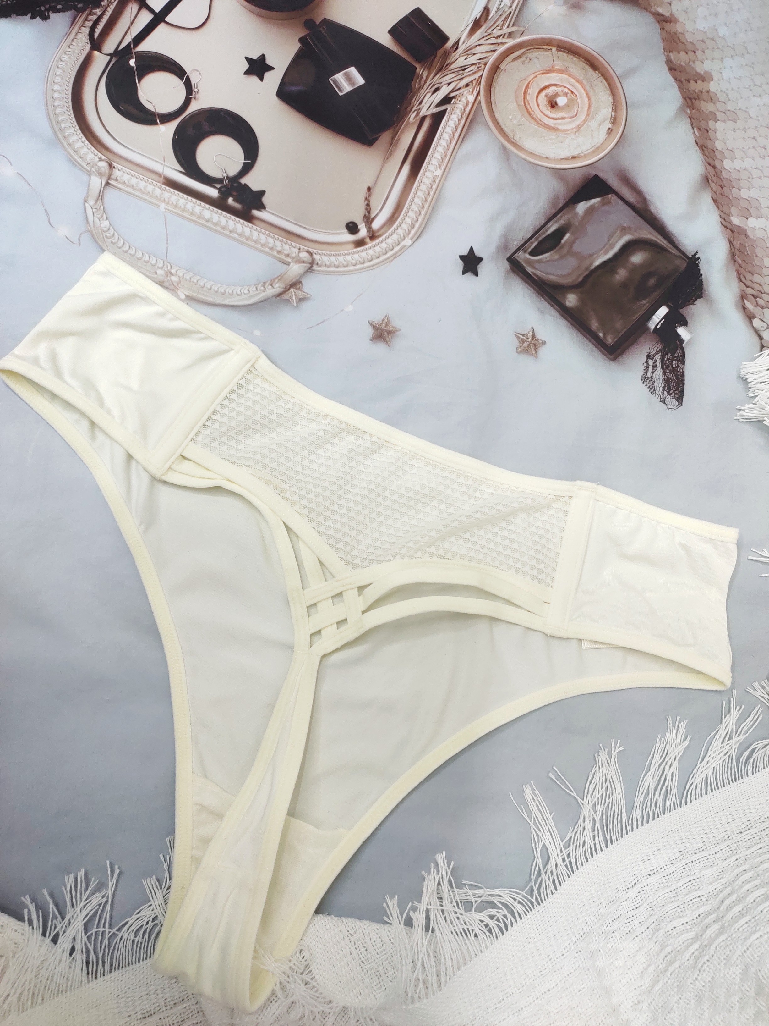 荷兰MD网面丝滑透气T裤三角裤米白黑个别有错标和微瑕介意慎拍,女士内衣/男士内衣/家居服,女丁字裤,淘宝优惠券,粉丝福利购,淘宝优惠卷