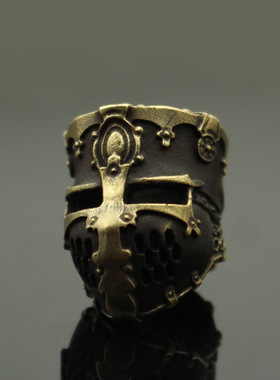 黄铜欧洲十字军头盔刀坠