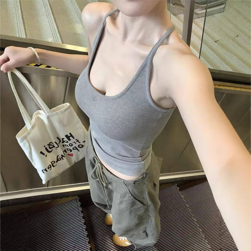 新款挂脖遮副乳带胸垫吊带背心女夏外穿内搭打底修身收腰美背上衣