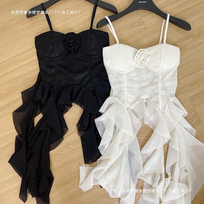 不规则蕾丝花边小众吊带背心自带胸垫外穿百搭美背气质辣妹上衣女