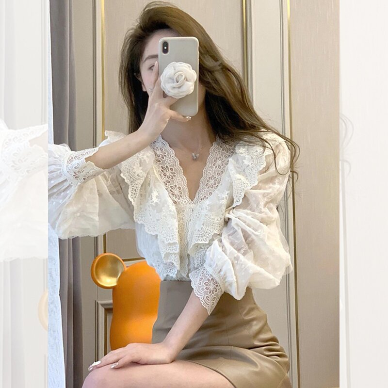 女装春秋新款韩系女式蕾丝荷叶边泡泡袖衬衣别致绝美上衣法式衬衫