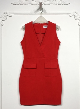 UGC系列 8147S103 时尚毛呢连衣裙品牌女装折扣靓