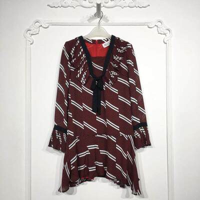 UGC系列 8162S228 时尚连衣裙品牌女装折扣颦薪