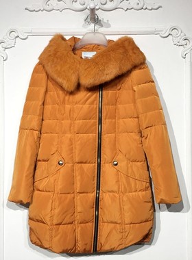 潮系列 8279S020 时尚真毛领羽绒服品牌女装折扣颦薪