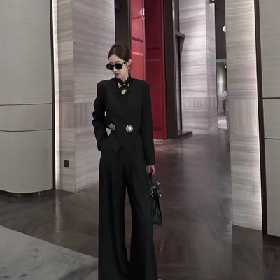 百搭收腰韩系减龄纯色外套