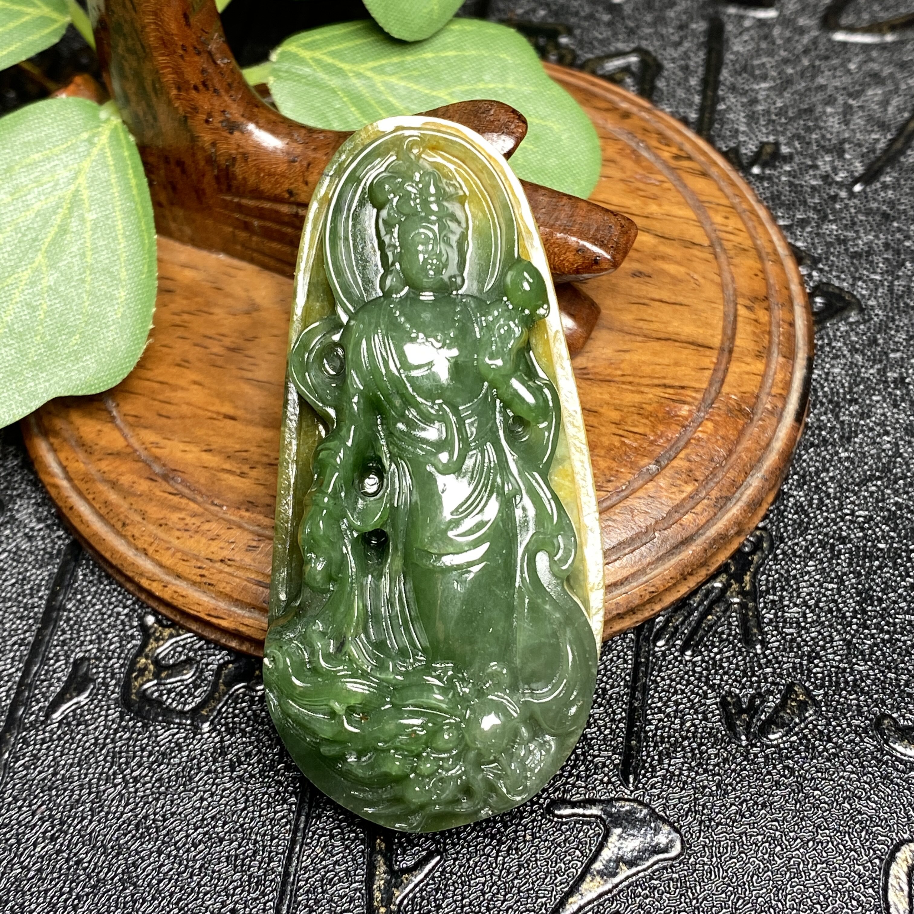 孤品【和田玉&middot;观音】纯手工巧雕独籽满背红皮碧玉观音挂坠 俄碧