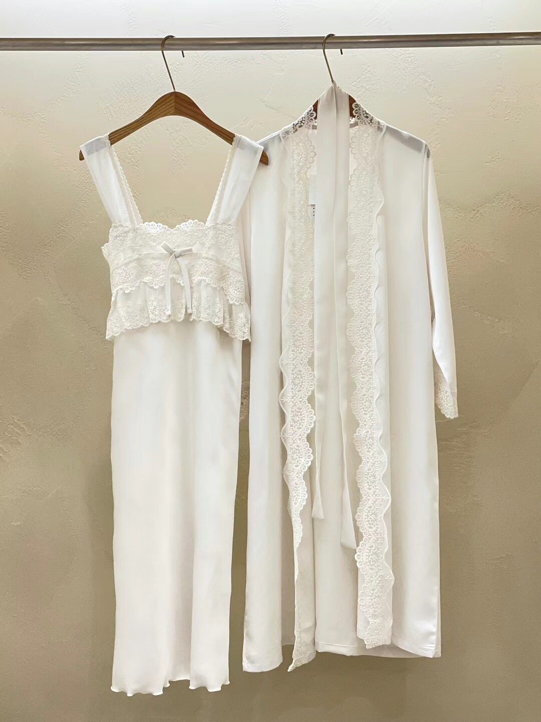 LUNALUZ韩国东大门代购甜美蕾丝边纯色吊带性感睡裙外袍两件套装