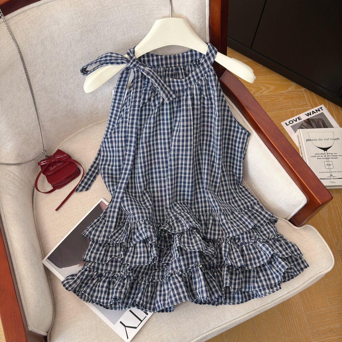 实拍高级感荷叶裙摆无袖绑带衬衫女夏季新款洋气显瘦复古格子上衣