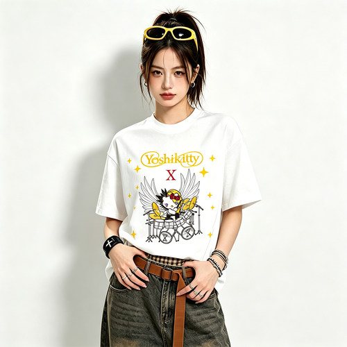 younghoper三丽鸥Yoshikitty打鼓印花Kitty猫百搭宽松款纯棉T恤