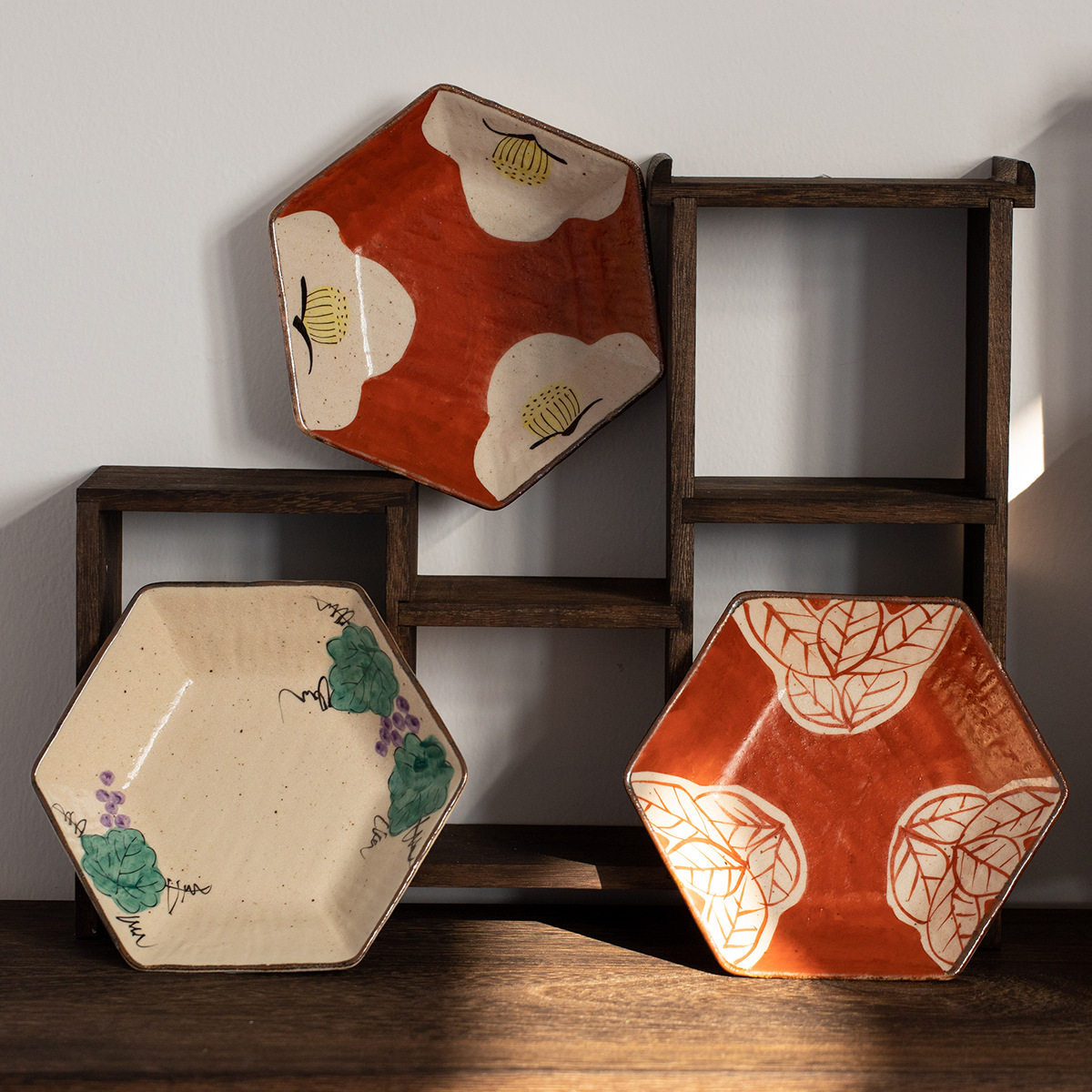 日本濑户烧赤绘葡萄六角陶瓷盘子 日式复古家用菜盘饺子盘甜品盘,餐饮具,盘,淘宝优惠券,粉丝福利购,淘宝优惠卷