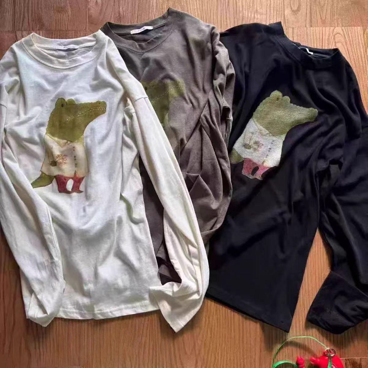 DOHWAJI简约舒适鳄鱼图案长袖T恤