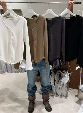 现2025冬季新女芯宝韩国代购tempting简约舒适修身V领打底长袖T恤