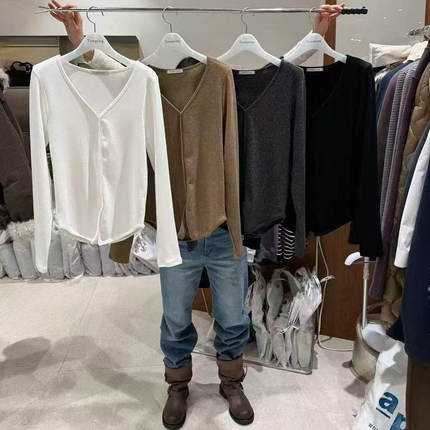 现2025冬季新女芯宝韩国代购tempting简约舒适修身V领打底长袖T恤