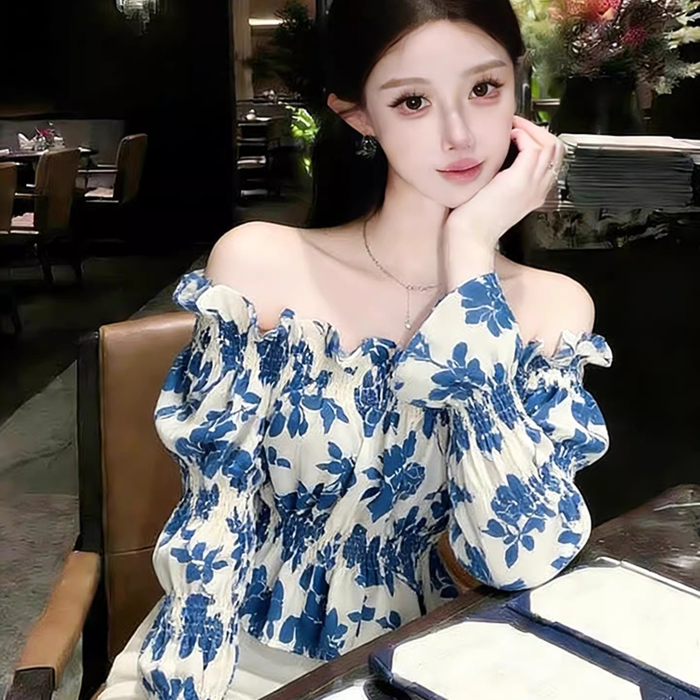 声雨竹法式小资蓝色一字肩上衣女2026春季减龄时尚洋气独特漂亮百