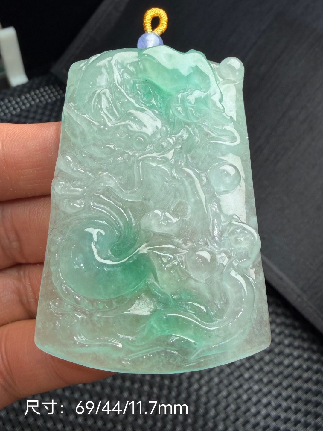 缅甸翡翠老坑白冰飘绿阳绿精雕御龙菩萨平安牌玉牌挂件