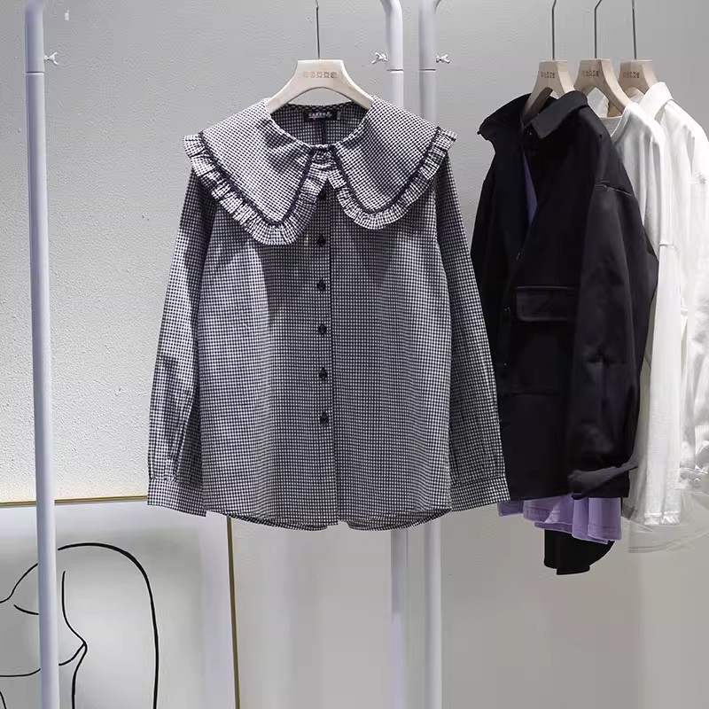 春秋款黑白小格子棉衬衫娃娃领