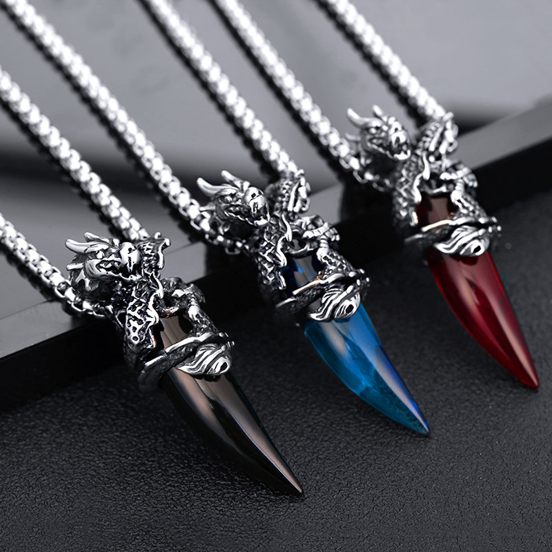 霸气狼牙项链男士韩版钛钢吊坠个性复古潮男挂件简约饰品配饰首饰