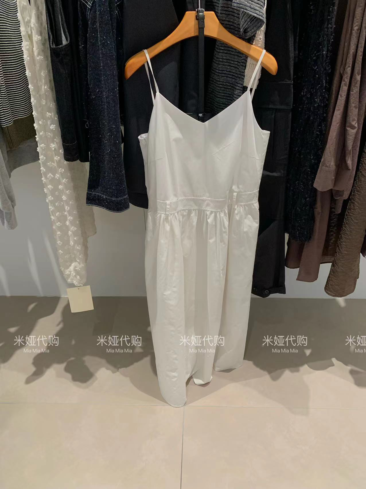 feel blessed韩国女装2024春夏新款洋气减龄慵懒风吊带白色连衣裙