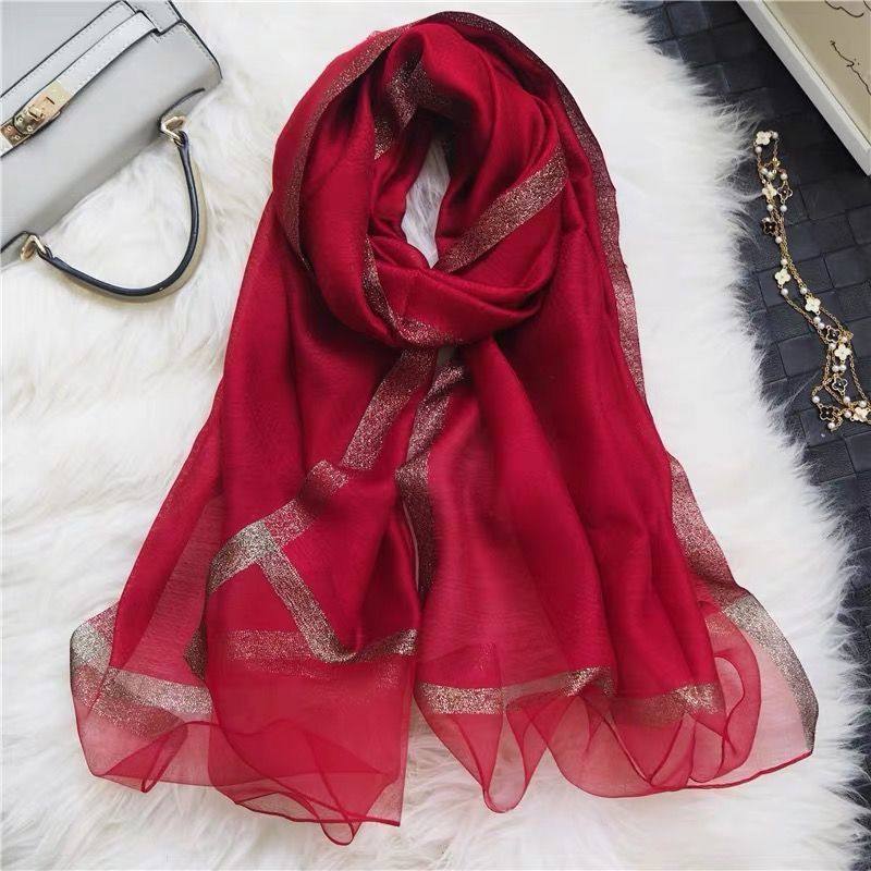 仿真丝丝巾女春秋季百搭红色旅游披肩长款中年妈妈桑蚕丝薄纱围巾