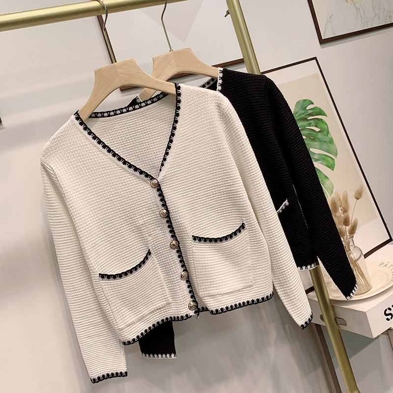 가을 새로운 스타일 작은 향기 짧은 V 넥 긴팔 니트 가디건 여성 짧은 패션 다목적 얇은 루즈 탑