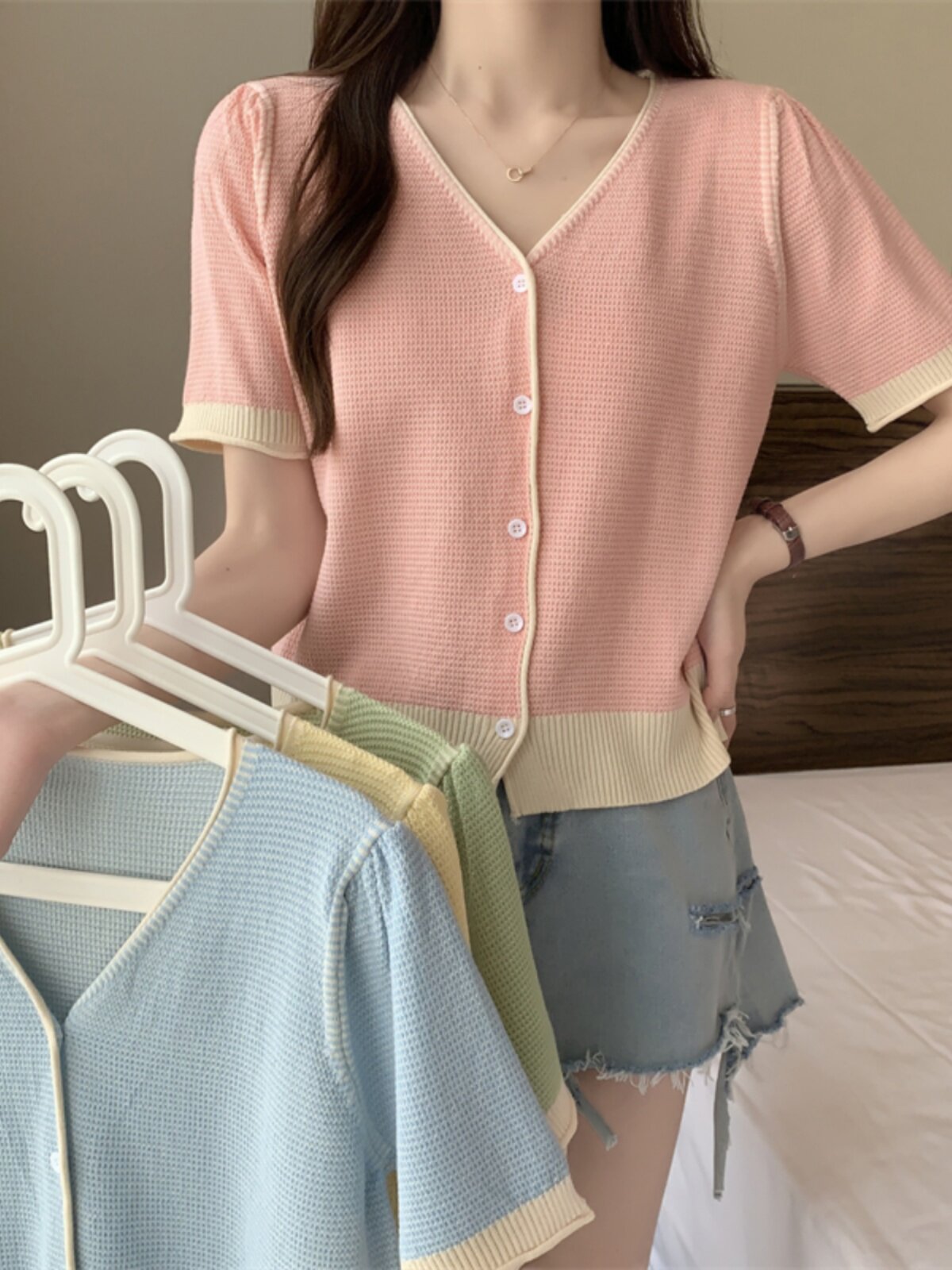 여성을위한 진주 단추 중공 얼음 실크 스웨터 2024 새로운 여름 느슨한 카디건 얇은 솔리드 컬러 단순 탑 유행