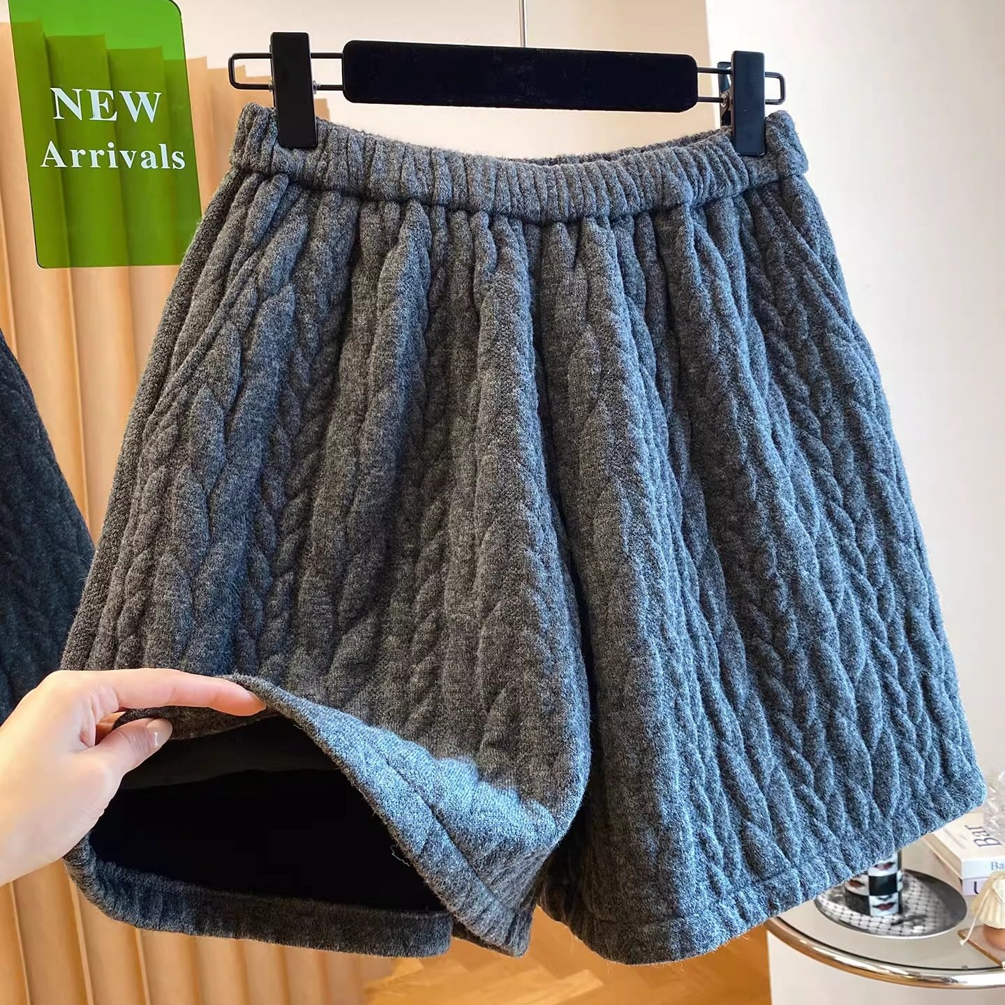 超好看麻花灰色羊毛a字版短裤女冬季2025新款宽松显瘦百搭靴裤潮