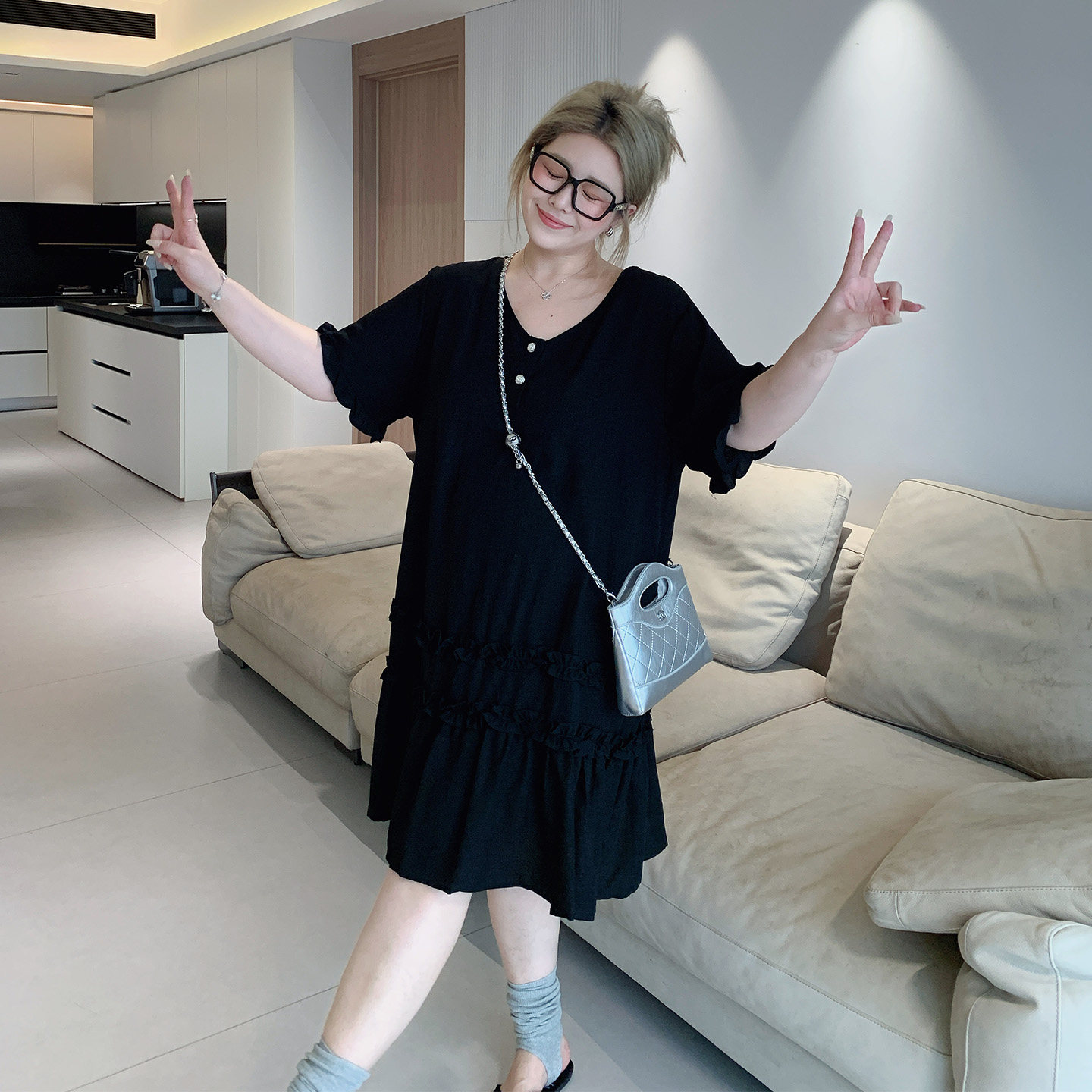 媛子家大码夏季气质通勤宽松遮肉显瘦胖mm简约拼接木耳边连衣裙女