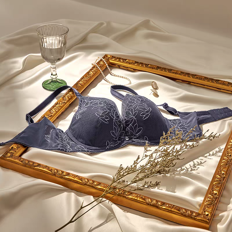 Triumph/专柜黛安芬水袋相思蕾丝性感【深V聚拢】文胸16-8719丰满