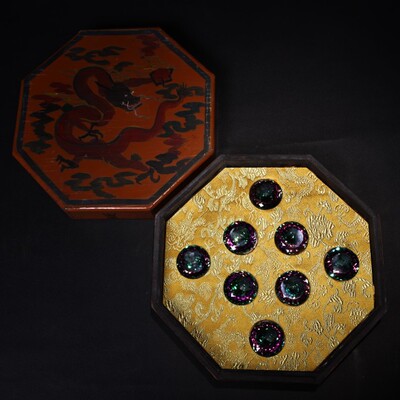 珍品旧藏收七彩钻石 宝石一盒老漆器盒   硬度可达9级