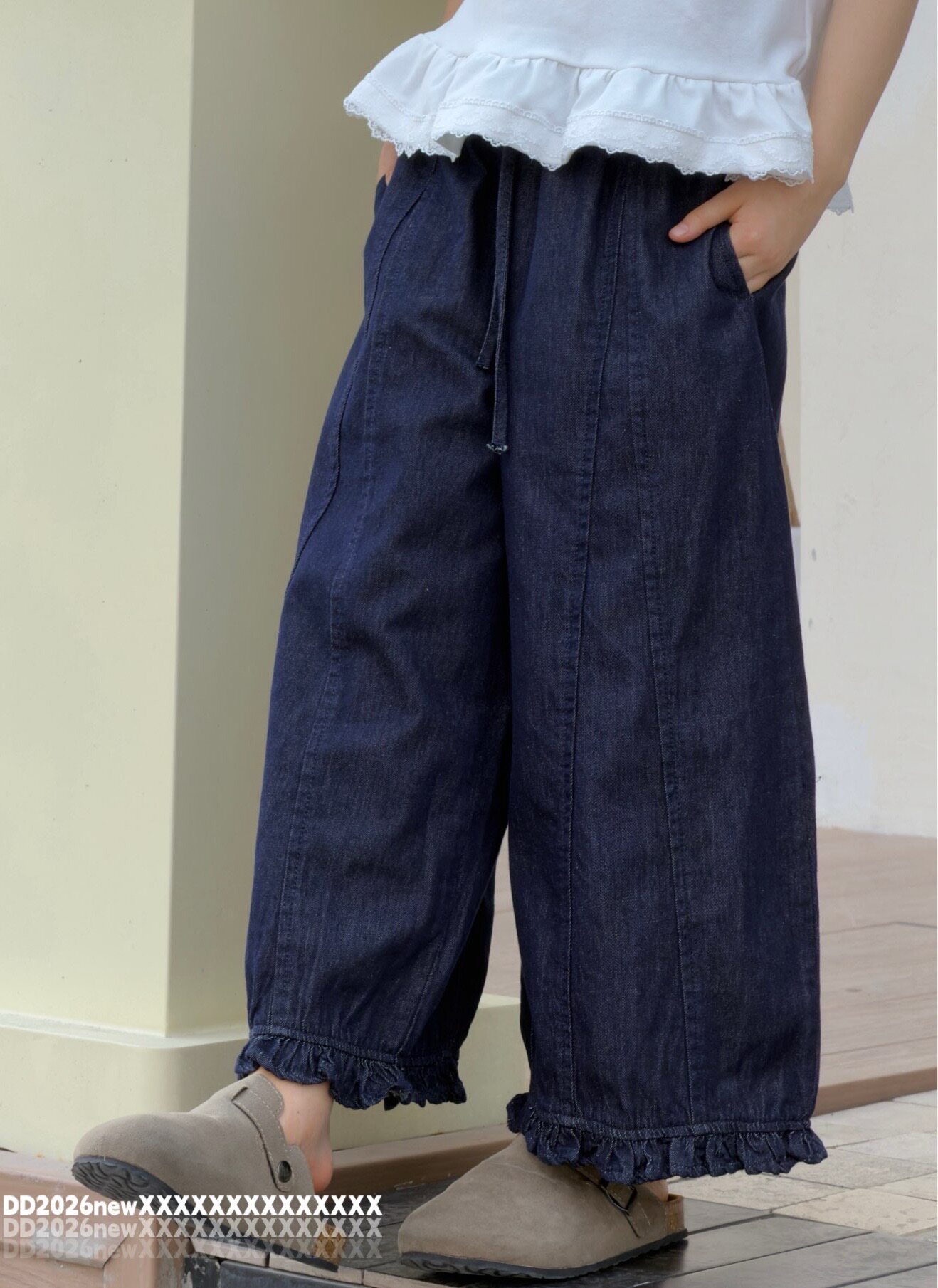 品牌童装裤子2026春季新款女童儿童直筒牛仔长裤花苞裤子