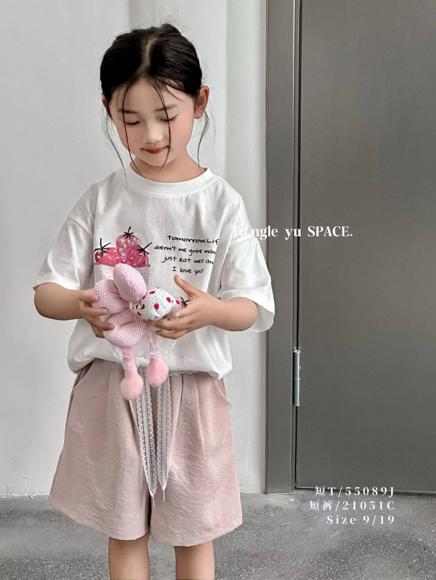 童乐鱼品牌童装2026夏款中大童女童儿童韩版草莓短袖T恤送发圈