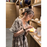 新款主推【已出货】时髦涂鸦碎花抽绳连衣裙MMJ2357P105K158，女装连衣裙，浙宝233